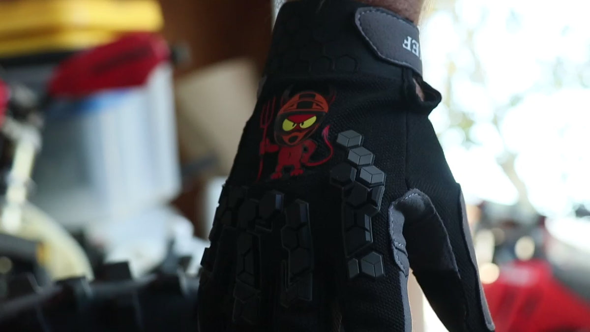 Load video: Arid Moto Glove